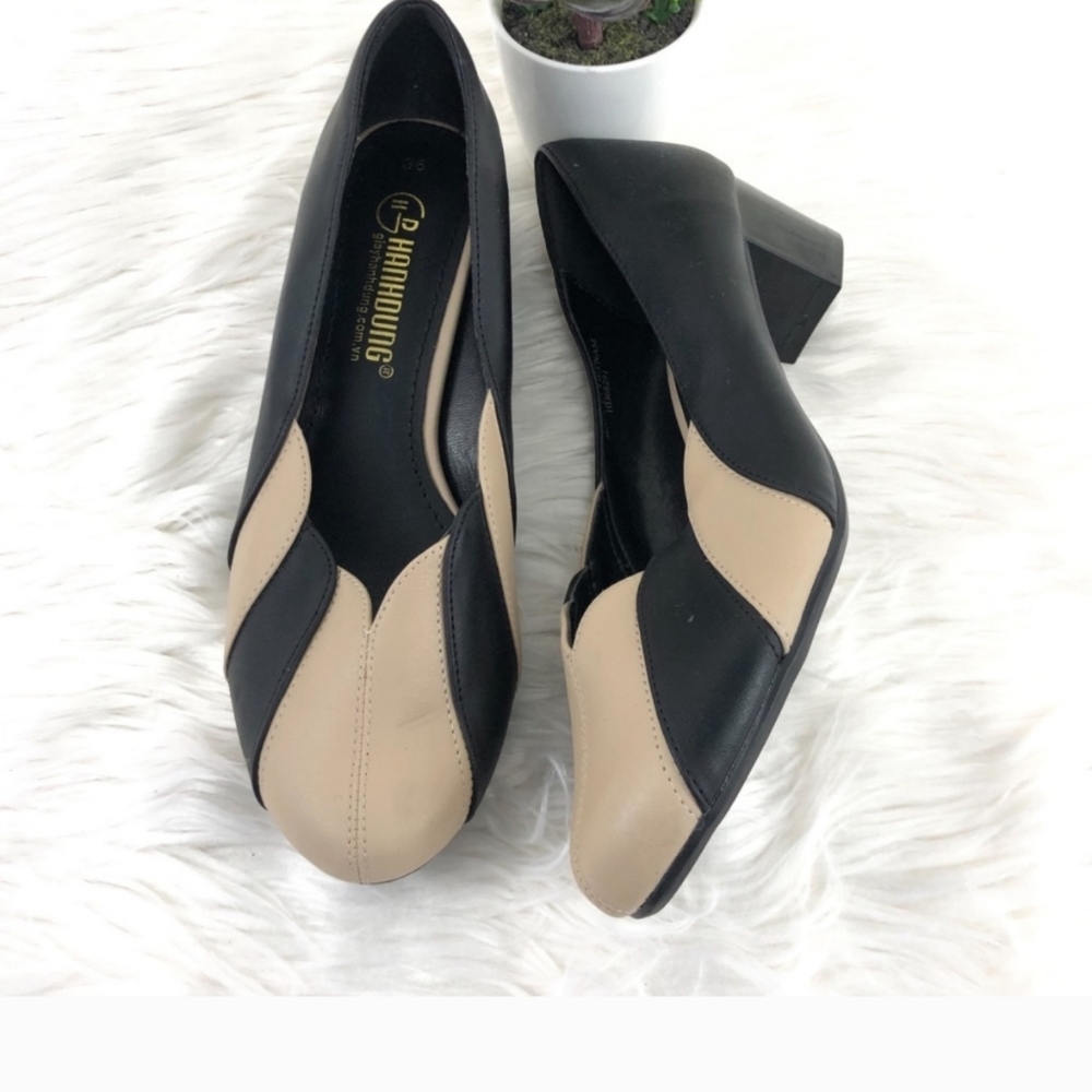 HANHDUNG TAN & BLACK MEDIUM HEEL SHOES SIZE 36 NEW